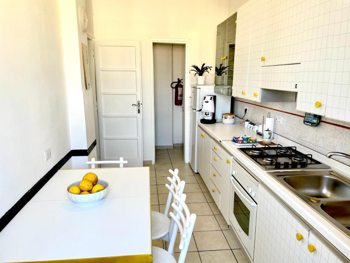 Casa Vacanze Sunshine 살레르노 외부 사진